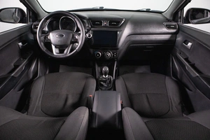 Седан Kia Rio 2013 года, 739000 рублей, Сургут