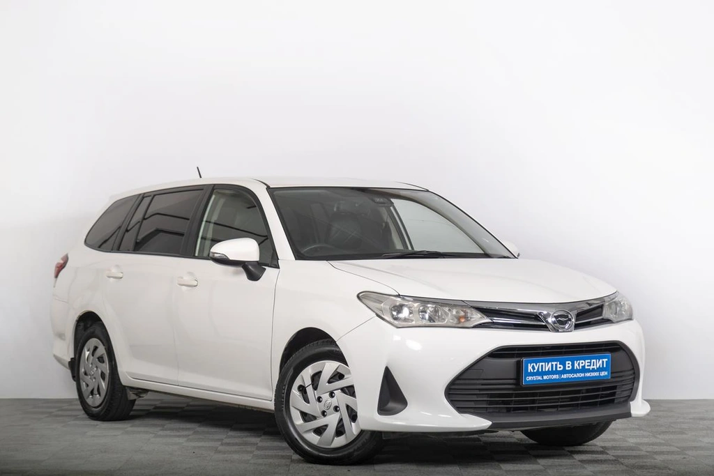 Универсал Toyota Corolla Fielder 2018 года, 1429000 рублей, Томск