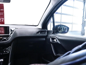 Хетчбэк Peugeot 208 2013 года, 710000 рублей, Красноярск