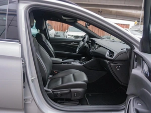 Универсал Opel Insignia 2020 года, 2169000 рублей, Санкт-Петербург