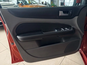 Хетчбэк Ford Focus 2008 года, 677000 рублей, Солонцы