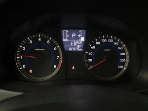 Седан Hyundai Solaris 2015 года, 960000 рублей, Омск