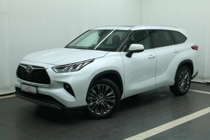 Внедорожник Toyota Highlander 2025 года, 5900000 рублей, Красноярск