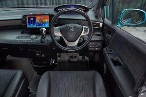 Минивэн Honda Freed 2012 года, 999000 рублей, Красноярск