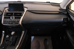 Внедорожник Lexus NX 2015 года, 2999000 рублей, Омск