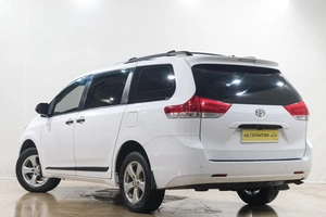 Минивэн Toyota Sienna 2010 года, 1539000 рублей, Новокузнецк