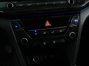 Седан Hyundai Elantra 2018 года, 1499077 рублей, Москва