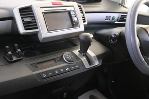 Минивэн Honda Freed 2010 года, 1009000 рублей, Омск