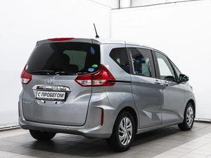 Минивэн Honda Freed 2019 года, 1450000 рублей, Красноярск