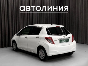 Хетчбэк Toyota Vitz 2012 года, 679000 рублей, Красноярск