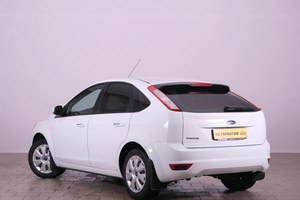 Хетчбэк Ford Focus 2010 года, 939000 рублей, Омск
