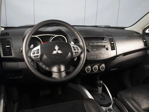 Внедорожник Mitsubishi Outlander 2007 года, 920000 рублей, Омск