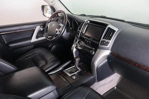 Внедорожник Toyota Land Cruiser 2013 года, 3639000 рублей, Пермь