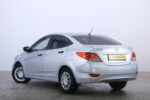 Седан Hyundai Solaris 2014 года, 889000 рублей, Омск