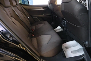 Седан Toyota Camry 2018 года, 2749000 рублей, Омск