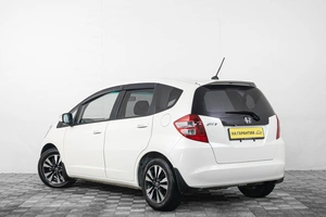 Хетчбэк Honda Fit 2009 года, 799000 рублей, Кемерово