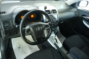 Седан Toyota Corolla 2011 года, 1119000 рублей, Омск
