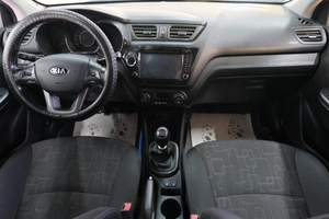 Седан Kia Rio 2014 года, 959000 рублей, Омск