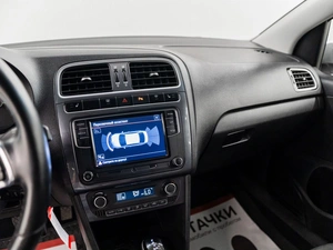 Седан Volkswagen Polo 2019 года, 1299000 рублей, Красноярск