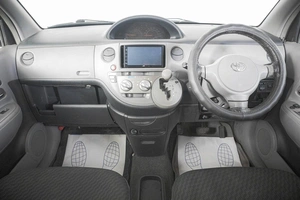 Минивэн Toyota Sienta 2009 года, 609000 рублей, Кемерово