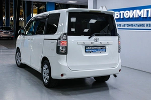 Минивэн Toyota Voxy 2008 года, 1198000 рублей, Солонцы