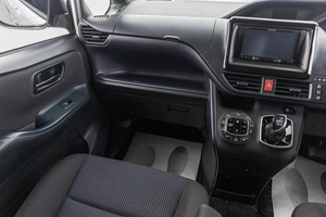 Минивэн Toyota Noah 2015 года, 1889000 рублей, Барнаул