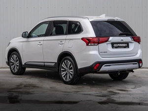 Внедорожник Mitsubishi Outlander 2021 года, 2395000 рублей, Краснодар