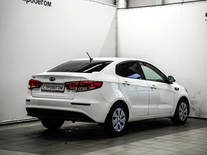 Седан Kia Rio 2017 года, 1090000 рублей, Красноярск