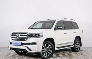 Внедорожник Toyota Land Cruiser 2017 года, 6349000 рублей, Красноярск