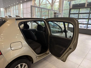 Хэтчбек Renault Sandero 2014 года, 725000 рублей, Орёл