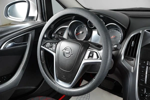 Седан Opel Astra 2012 года, 899000 рублей, Тюмень