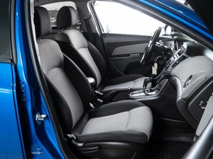 Седан Chevrolet Cruze 2011 года, 699000 рублей, Волгоград