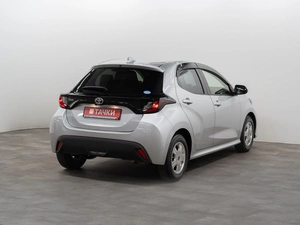 Хетчбэк Toyota Yaris 2020 года, 1280000 рублей, Красноярск