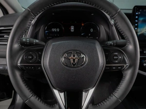 Седан Toyota Camry 2023 года, 3729000 рублей, Тюмень