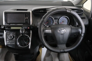 Минивэн Toyota Wish 2017 года, 2019000 рублей, Омск