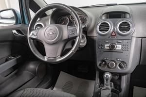 Хетчбэк Opel Corsa 2011 года, 809000 рублей, Томск