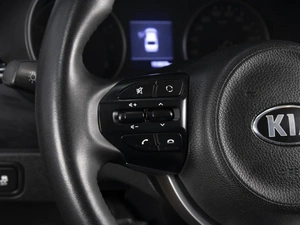 Седан Kia Rio 2017 года, 1150000 рублей, Омск