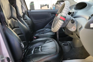 Хетчбэк Toyota Vitz 2001 года, 339000 рублей, Омск