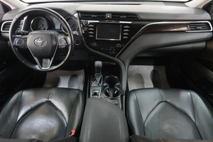 Седан Toyota Camry 2018 года, 2399000 рублей, Омск