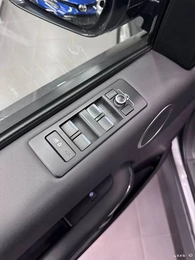 Внедорожник Land Rover Discovery 2017 года, 3657000 рублей, Красноярск