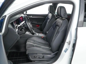 Хетчбэк Volkswagen Golf 2021 года, 2799444 рублей, Москва