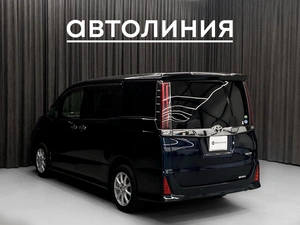 Минивэн Toyota Noah 2019 года, 2150000 рублей, Красноярск