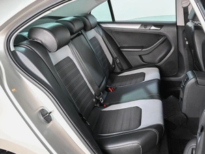 Седан Volkswagen Jetta 2012 года, 1299000 рублей, Аксай