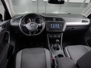 Внедорожник Volkswagen Tiguan 2019 года, 1849000 рублей, Тюмень