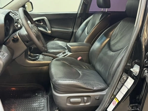 Внедорожник Toyota RAV4 2011 года, 1797000 рублей, Красноярск