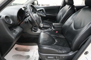 Внедорожник Toyota RAV4 2011 года, 1649000 рублей, Омск