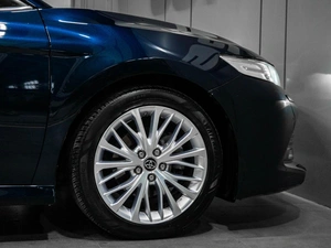 Седан Toyota Camry 2018 года, 2999000 рублей, Тюмень