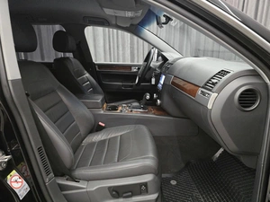 Внедорожник Volkswagen Touareg 2007 года, 1180000 рублей, Красноярск