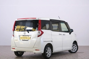 Минивэн Toyota Roomy 2017 года, 1099000 рублей, Омск