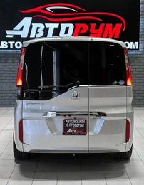 Минивэн Honda Stepwgn 2017 года, 1730000 рублей, Красноярск